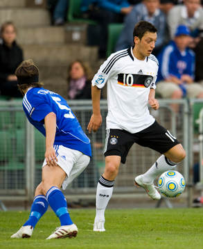 Mesut Özil, Tyskland
