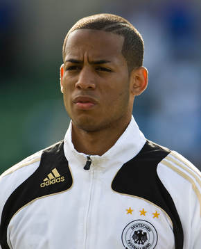 Dennis Aogo