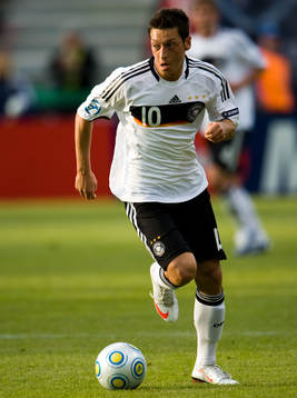 Mesut Özil, Tyskland