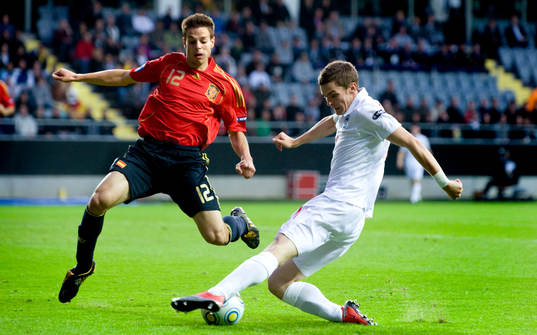 César Axilicueta, Spanien, Adam Johnson, England