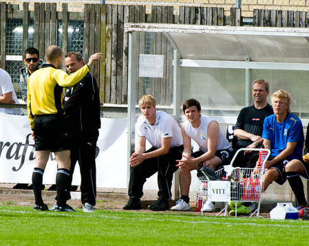 Adnan Jukic, domare och Peter Persson, tränare,