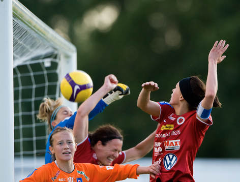 Kristianstad nära trycka in en hörna bakom Stephanie