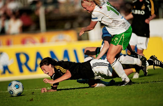 Kimberly Gustavsson, AIK, fälls
