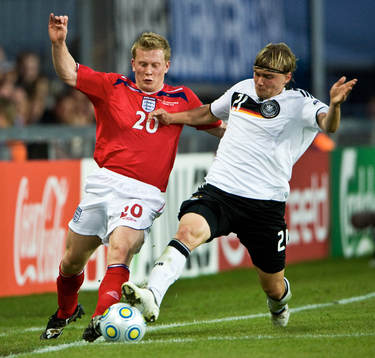 Andrew Driver, England och Marcel Schmelzer, Tyskland