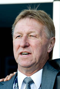 Horst Hrubesch, tränare