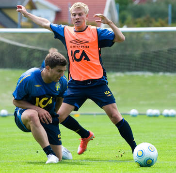Labinot Harbuzi och Emil Johansson