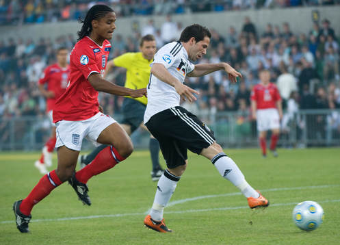 1-0 Gonzalo Castro med en snygg yttersida