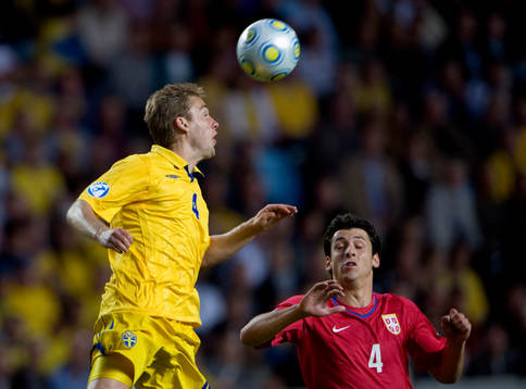 Rasmus Bengtsson och Gojkom Kacar. Nick