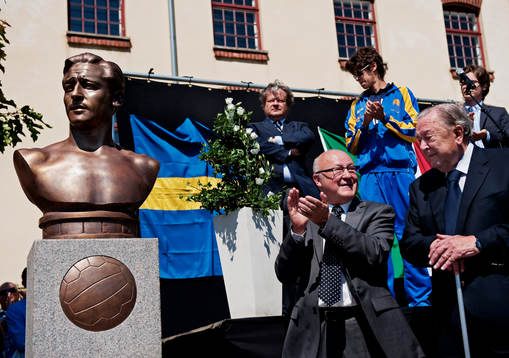 Lars-Åke Lagrell och Lennart Johansson hyllar Nils