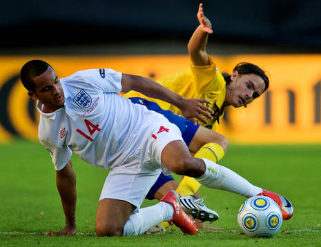 Theo Walcott, England, Mikael Lustig, Sverige