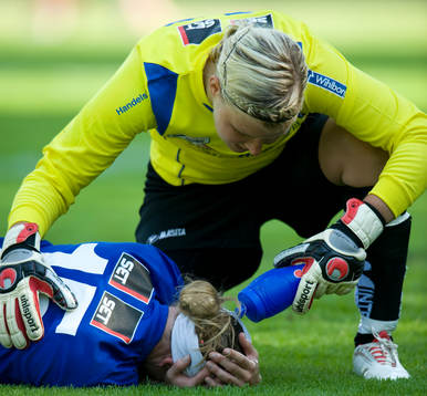 Viktoria Falk, Stattena, skada