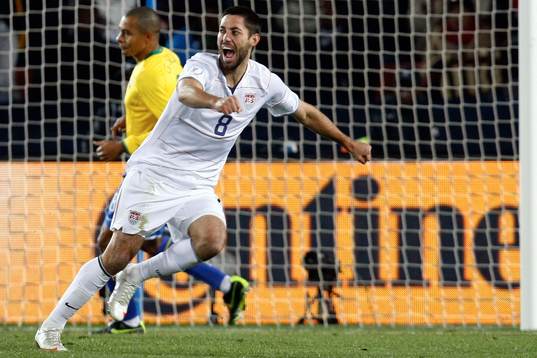 Clint Dempsey, glädje och jubel över första målet för