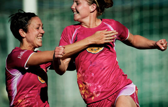Therese Sjögran och Manon Melis, Malmö, jubel tillsammans