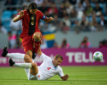 Sami Kehdira, Tyskland, Lee Cattermole, England