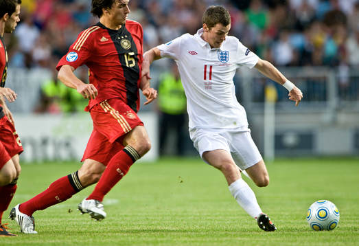 Mats Hummels, Tyskland och Adam Johnson, England