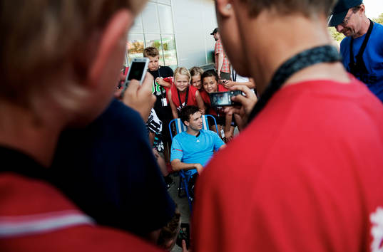 Marcus Berg sitter i centrum