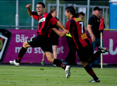 Dalil Benyahia, Brommapojkarna jubel med Gabriel Petrovic