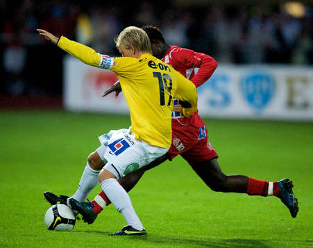 Johan Svahn, Falkenberg. Patrick Osiako, Mjällby