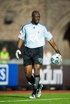 Pa Dembo Touray, målvakt