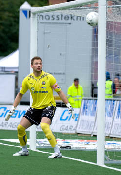 John Alvbåge, Målvakt Örebro ser bollen träffa stolpen