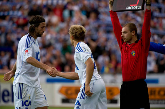 Mattias Bjärsmyr, IFK Göteborg utgår pga skada. Byte