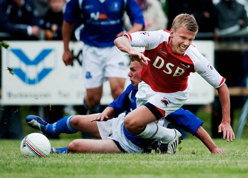 Pontus Wernbloom, Az Alkmaar, blir tacklad