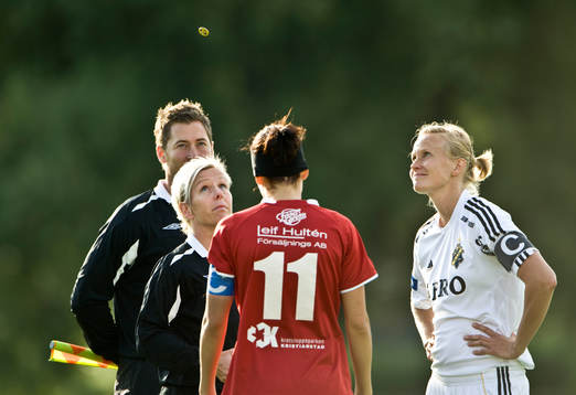 Singla slant, slantsingling, lagkapten, domare, genre. Anne