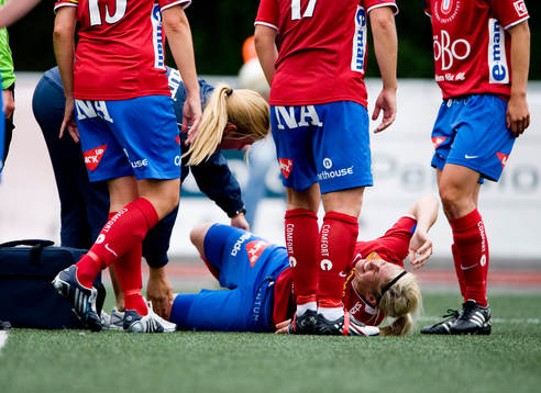 Sara Fröjdfeldt, Örebro ligger skadad. Skada