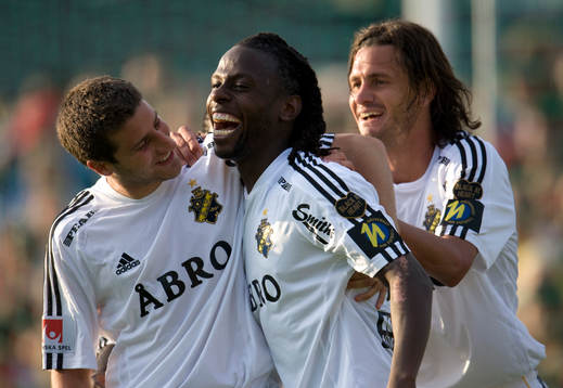 1-2 till AIK tack vare Martin Kayongo-Mutumba. Jubel,