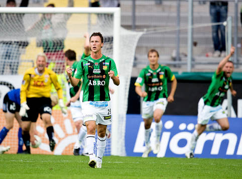 Calum Angus, Gais, gör mål i sista minuten i sin första
