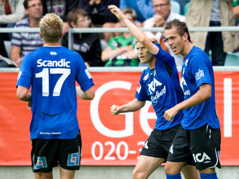 Emir Kujovic, Halmstad, gör 1-0. Jubel