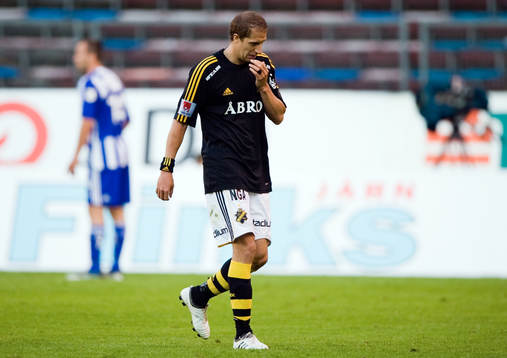 Kenny Pavey, AIK fick rött kort