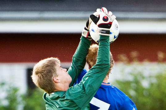 Lukas Jonsson, målvakt, Sverige, räddning, genre