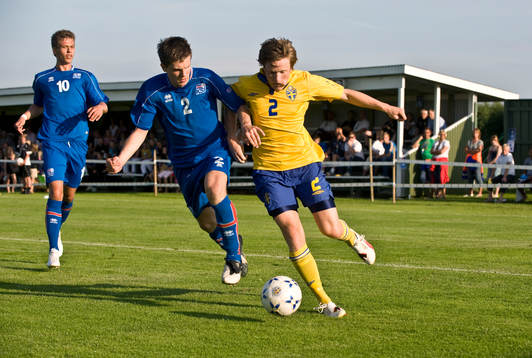 Brynjar Asgeir Gundmunsson, Island och Mattias Johansson,