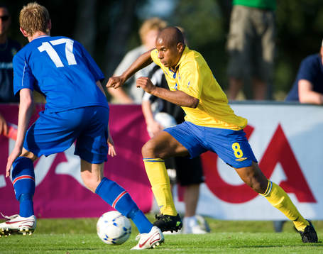 Simon Leonidsson, Sverige, rycker