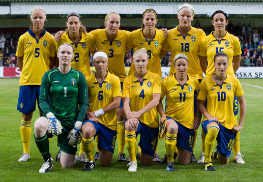 Startelva, lagbild, bakre raden frv, Caroline Seger,