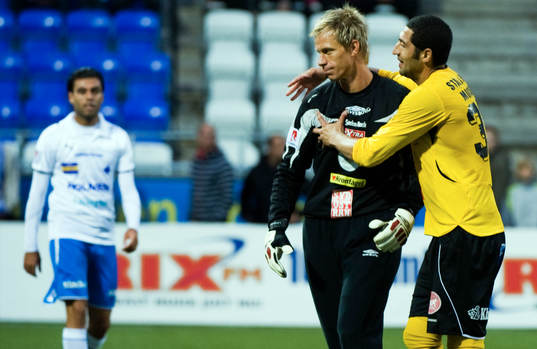 Mattias Asper, målvakt och Juan Robledo, Mjällby
