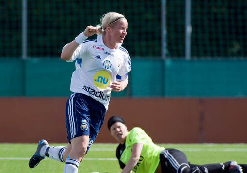 Victoria Svensson, Djurgården och Maja Åström, målvakt,