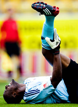 Pa Dembo Touray, målvakt, Djurgården skadad, skada