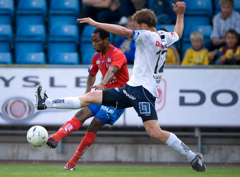 René Makondele, Helsingborg mot Daniel Bernhardsson, Gefle