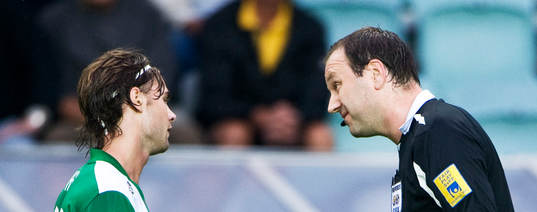 Simon Helg, Hammarby i diskussion med domare Jonas Eriksson