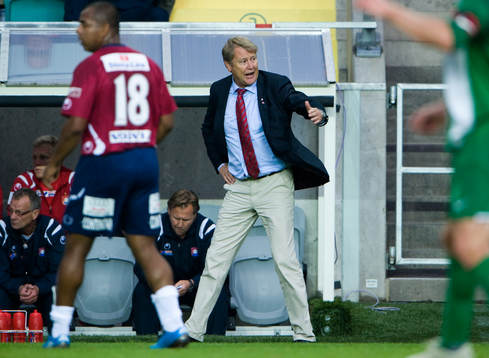 Åge Hareide, tränare, Örgryte, manar på Alvaro Santos