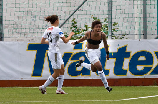 Elaine Moura gör 1-0
