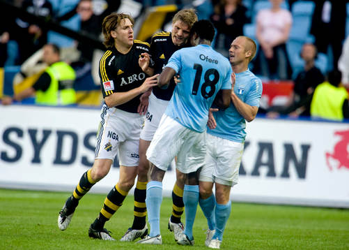 Nils-Eric Johansson och Jos Hooiveld, AIK bråkar med