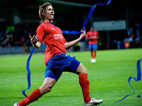 Segermålet 2-1, Olafur Skulason. Jubel