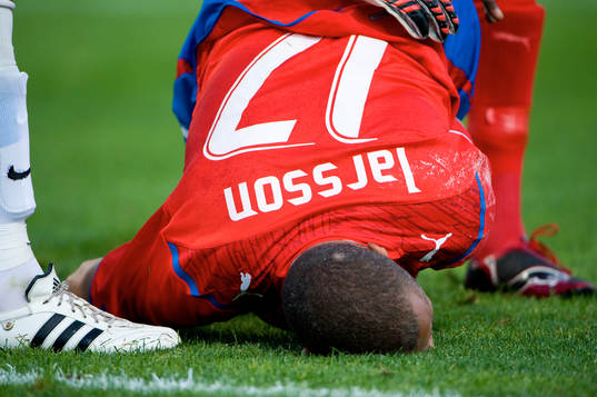 Henrik Larsson skadad