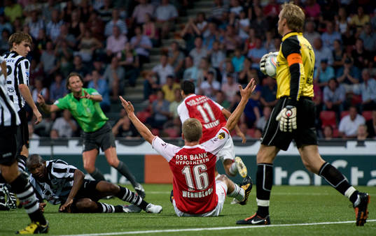 Pontus Wernbloom, AZ blir arg