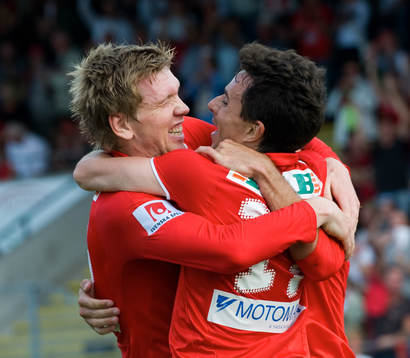 1-0 David Elm med en språngnick, här tackar han Daniel