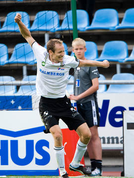 0-1 Kim Olsen,  jubel