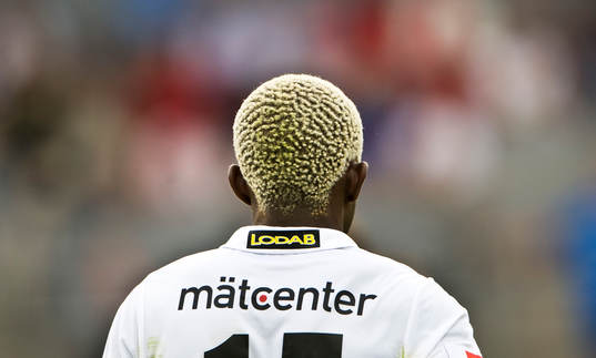 Nacke, frisyr, hår, genre
